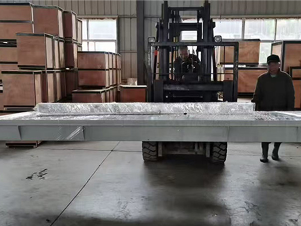 Nuestro equipo fue enviado al Reino Unido para ayudar a nuestro cliente a construir un pequeño laboratorio de pruebas de asfalto.